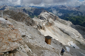 山頂脇のトイレ